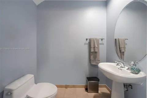 2633 NE 14th Ave # 110, Wilton Manors FL 33334