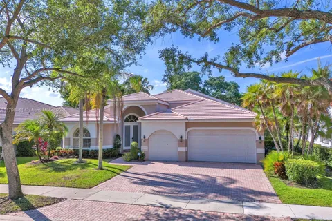 2623 Oakbrook Dr, Weston FL 33332