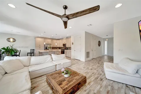 12512 NW 32nd Mnr, Sunrise FL 33323