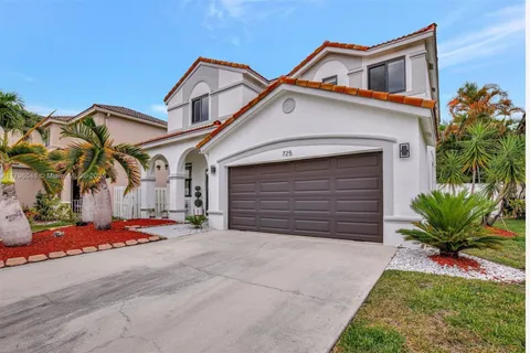 725 Tanglewood Cir, Weston FL 33327