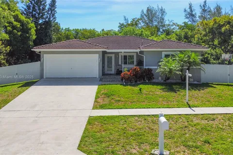 20121 SW 79th Ave, Cutler Bay FL 33189