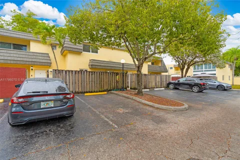 8425 SW 137th Ave # 8425, Miami FL 33183