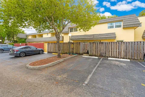 8425 SW 137th Ave # 8425, Miami FL 33183