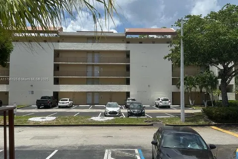 8870 Fontainebleau Blvd # 212, Miami FL 33172