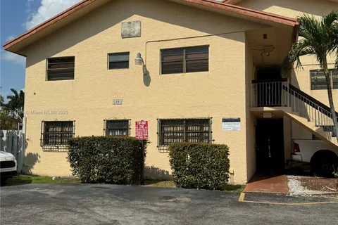 2295 W 53rd Pl # 201, Hialeah FL 33016