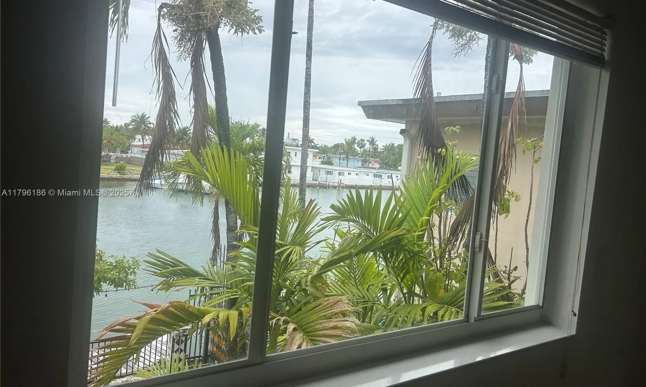 8200 Byron Ave # 3, Miami Beach FL 33141