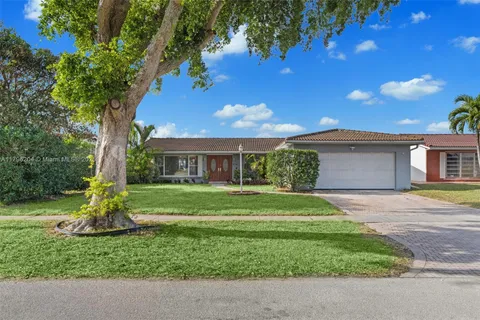 4715 Roosevelt St, Hollywood FL 33021
