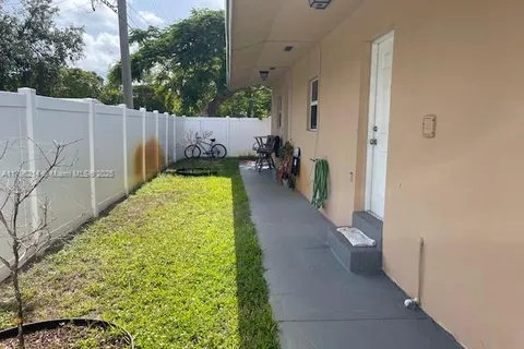 1912 Jefferson St # 1, Hollywood FL 33020