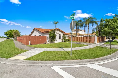 1750 SW 137th Pl, Miami FL 33175