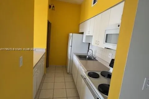 7400 W 20th Ave # 326, Hialeah FL 33016