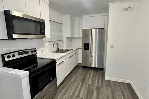 706 S F St REAR, Lake Worth FL 33460