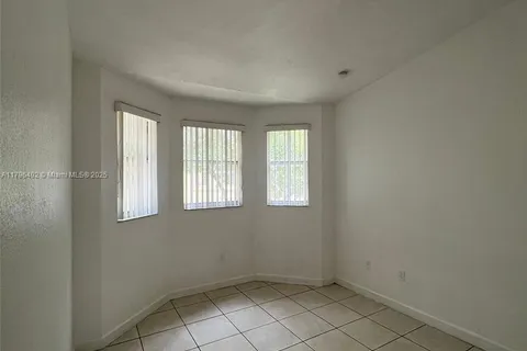 1661 SE 28th St # 206, Homestead FL 33035