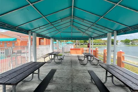 1661 SE 28th St # 206, Homestead FL 33035