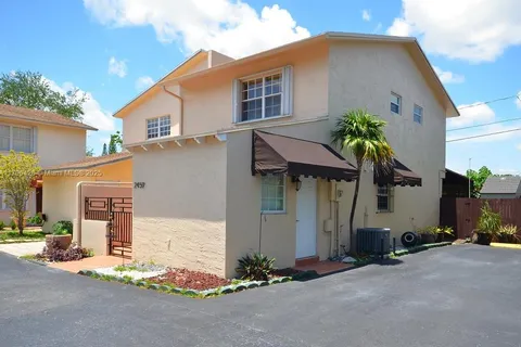 2459 SW 11th St # 4A, Miami FL 33135
