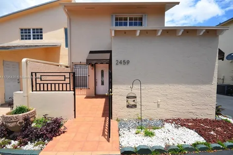 2459 SW 11th St # 4A, Miami FL 33135