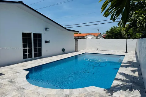1900 SW 24th St, Miami FL 33145