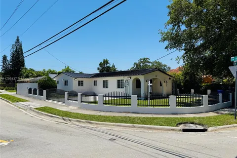 1900 SW 24th St, Miami FL 33145