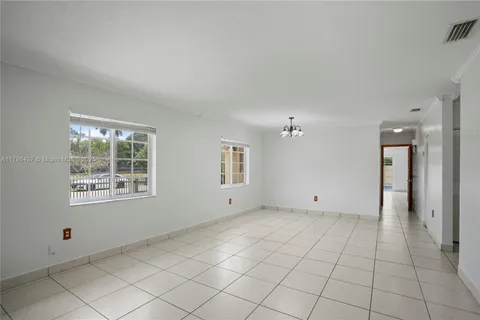 1900 SW 24th St, Miami FL 33145