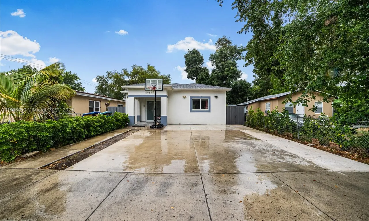 1793 NW 93rd Ter, Miami FL 33147