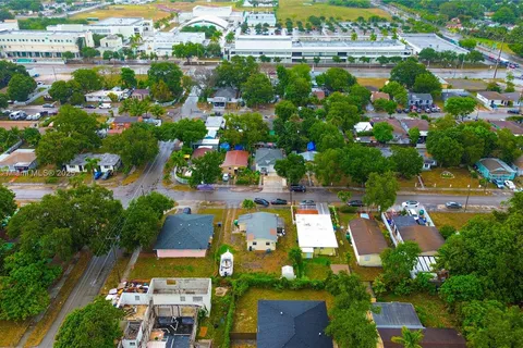 1793 NW 93rd Ter, Miami FL 33147
