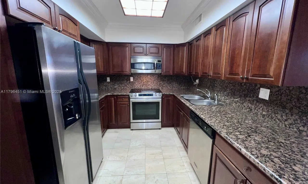 3600 Mystic Pointe Dr # 310, Aventura FL 33180