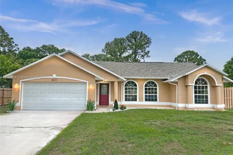 2853 SW East Louise Cir, Port St. Lucie FL 34953