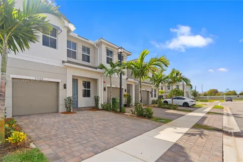17144 SW 1st St # 17144, Pembroke Pines FL 33027