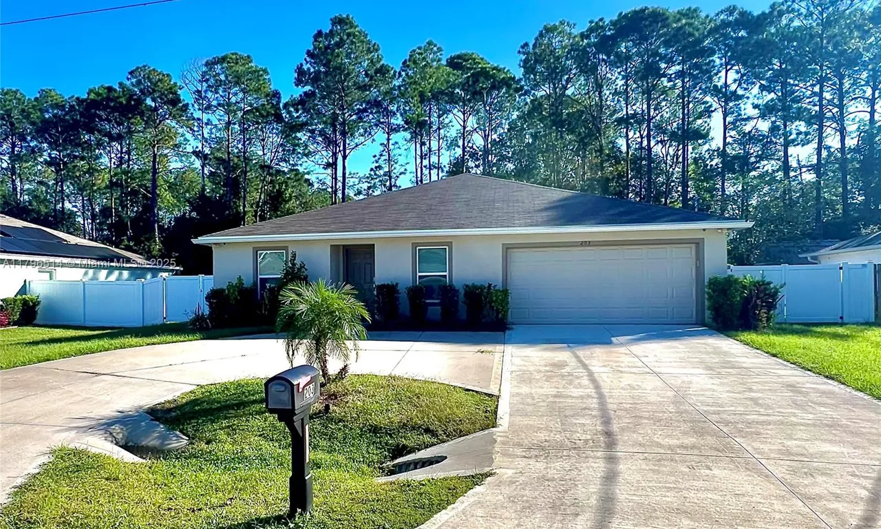 203 Palmwood Drive, Palm Coast FL 32164