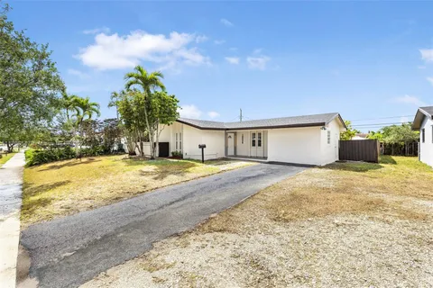 10520 SW 160th St, Miami FL 33157