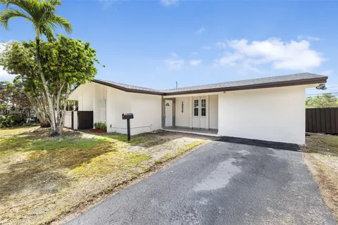 10520 SW 160th St, Miami FL 33157