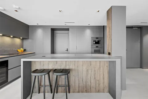 3101 S Ocean Dr # 2905, Hollywood FL 33019