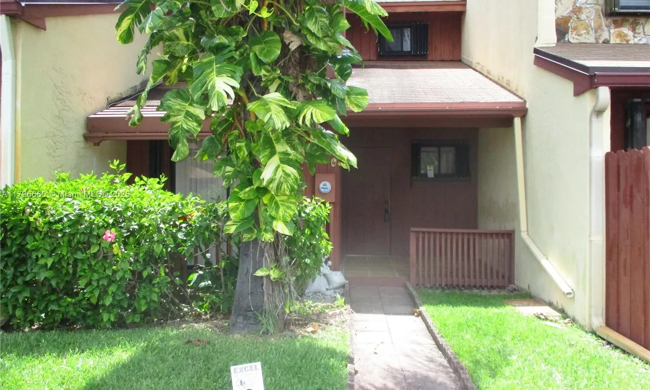 424 SE 11th Ter # 424, Dania Beach FL 33004