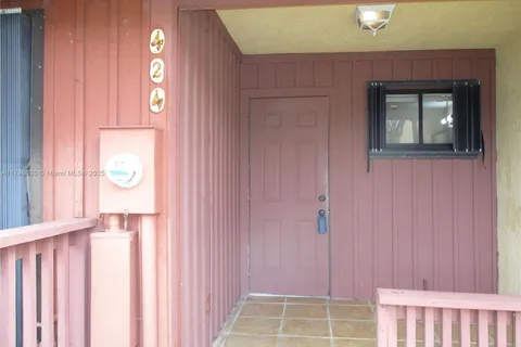 424 SE 11th Ter # 424, Dania Beach FL 33004
