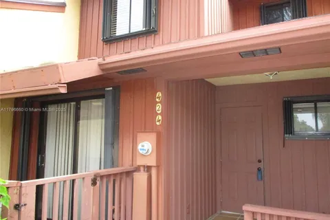 424 SE 11th Ter # 424, Dania Beach FL 33004
