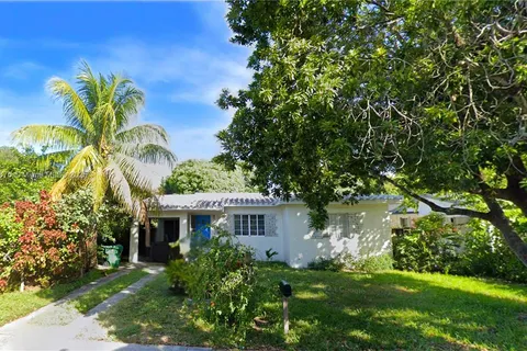 69 NE 115th St, Miami FL 33161