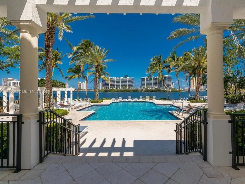 3235 NE 184th St # 11303, Aventura FL 33160