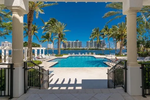 3235 NE 184th St # 11303, Aventura FL 33160