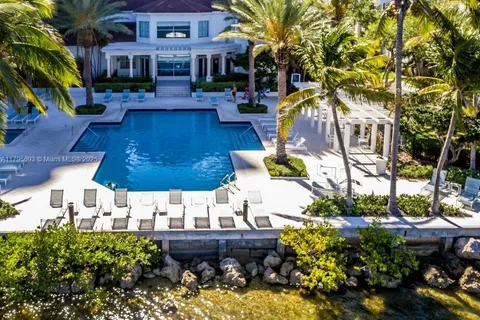 3235 NE 184th St # 11303, Aventura FL 33160