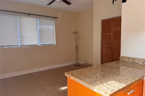 1520 NE 125th St # b, North Miami FL 33161