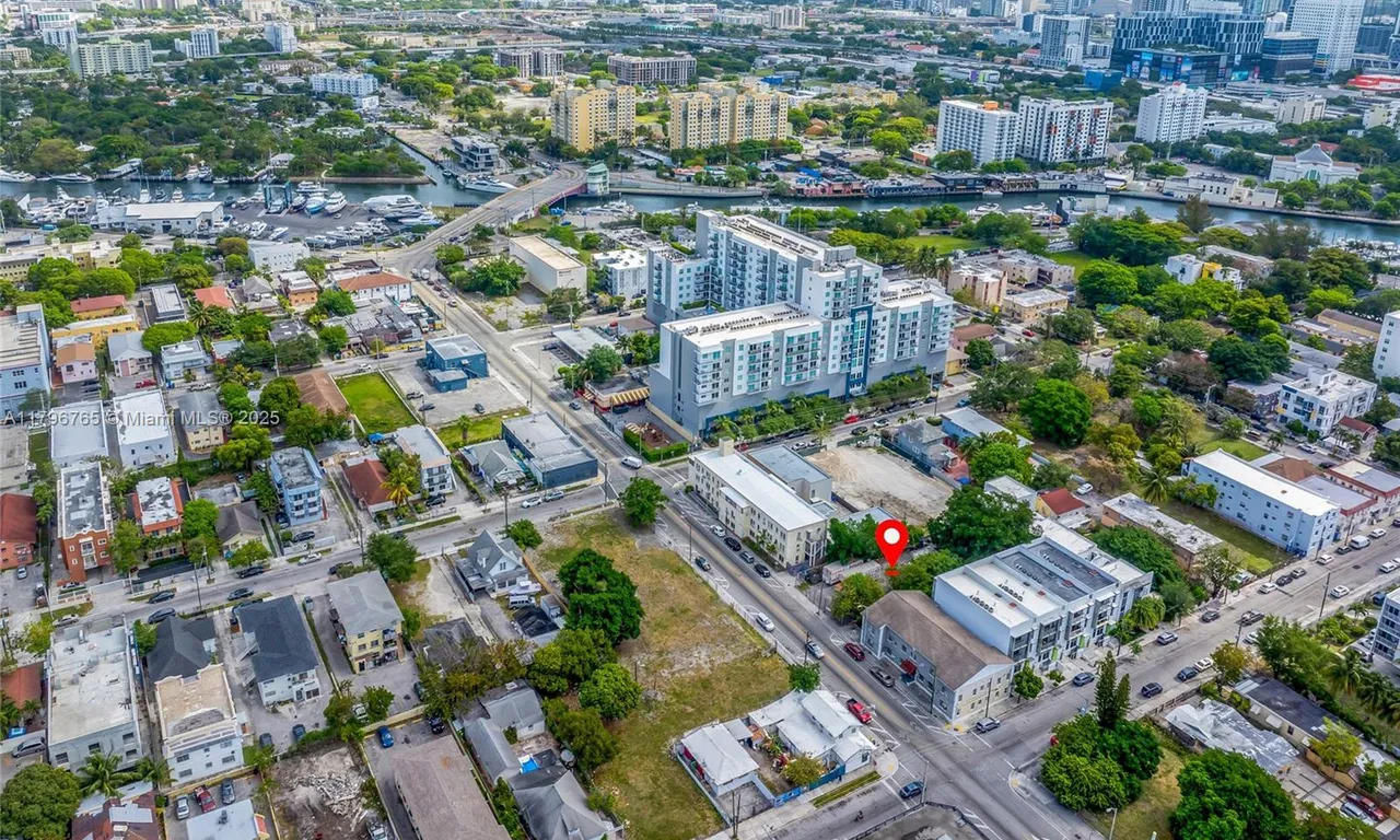 121 NW 8th Ave, Miami FL 33128