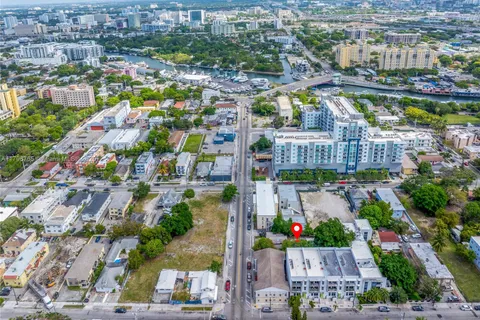 121 NW 8th Ave, Miami FL 33128