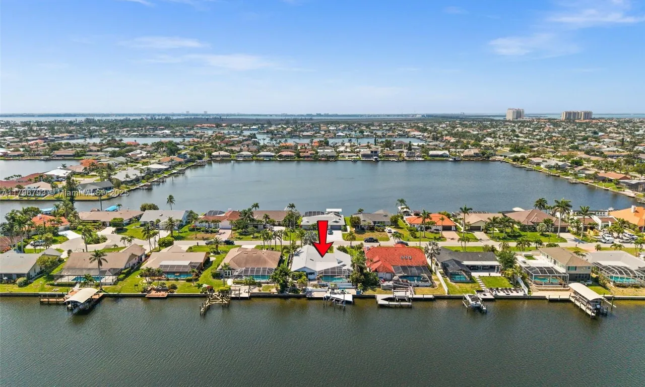 621 SW 49th LN, Cape Coral FL 33914