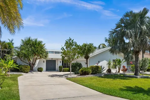 621 SW 49th LN, Cape Coral FL 33914
