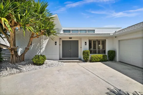 621 SW 49th LN, Cape Coral FL 33914