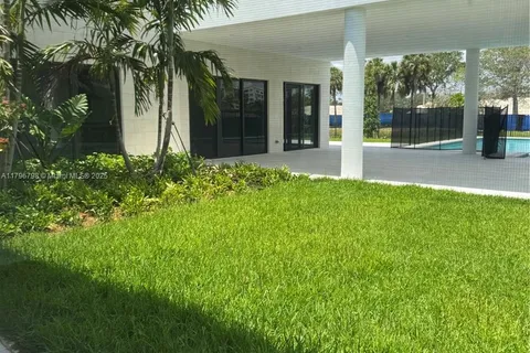 16589 N Botaniko Dr N, Weston FL 33326