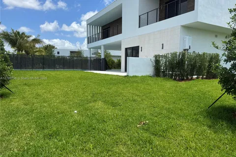 16589 N Botaniko Dr N, Weston FL 33326