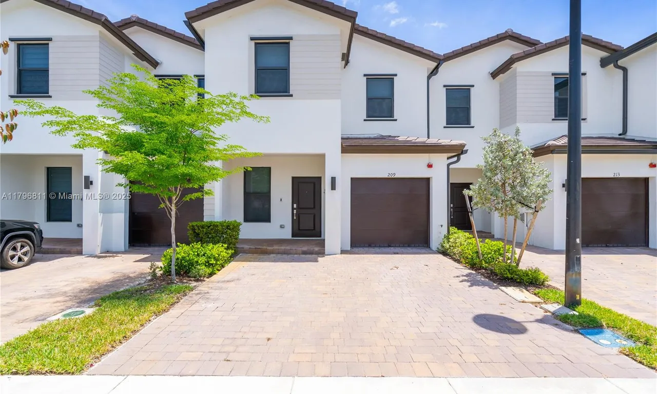 209 SW 159th Way # 209, Pembroke Pines FL 33027