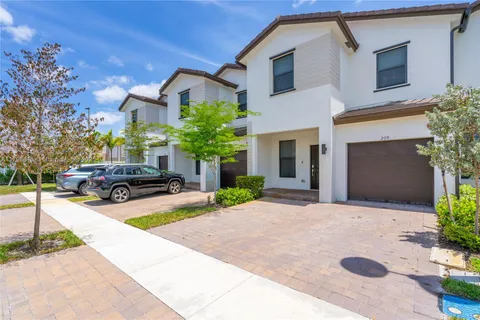 209 SW 159th Way # 209, Pembroke Pines FL 33027