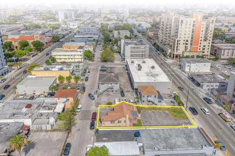 1437 SW 1st St, Miami FL 33135