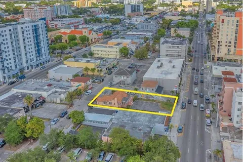 1437 SW 1st St, Miami FL 33135